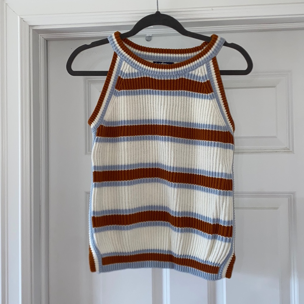 Freshman sleeveless sweather top